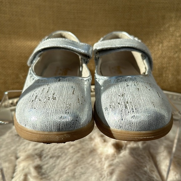 See Kai Run | Jane II in Silver, Size 2.5 - Picture 7 of 14